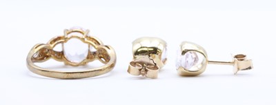 Lot 146 - A pair of gold single stone kunzite earrings