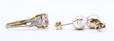 Lot 146 - A pair of gold single stone kunzite earrings