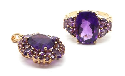 Lot 195 - A 9ct gold amethyst ring