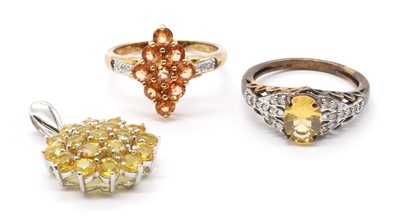 Lot 126 - Two 9ct gold rings