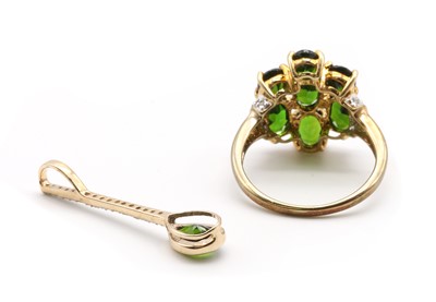 Lot 182 - A 9ct gold chrome diopside and diamond cluster ring