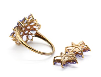 Lot 228 - A 9ct gold tanzanite cluster ring