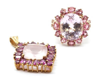 Lot 109 - A 9ct gold kunzite and pink tourmaline cluster ring