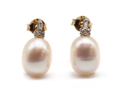 Lot 193 - A pair of gold cultured freshwater pearl and diamond earrings