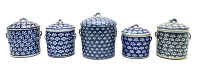 Lot 119 - A collection of five Chinese blue and white jars and covers