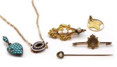 Lot 302 - A small collection of jewellery