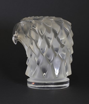 Lot 118 - A Lalique 'Tête d'Aigle' clear glass car mascot