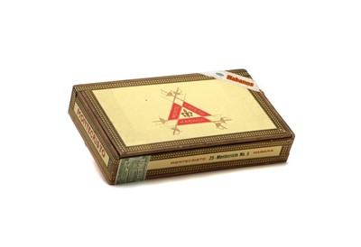 Lot 296 - Montecristo No. 4, 25 Cuban cigars, boxed