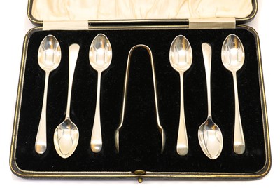 Lot 44 - A set of silver teaspoons and sugar tongs