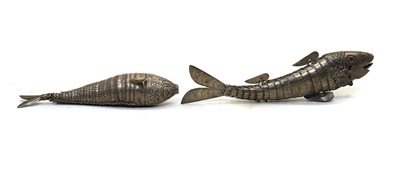 Lot 24 - A novelty silver articulated fish