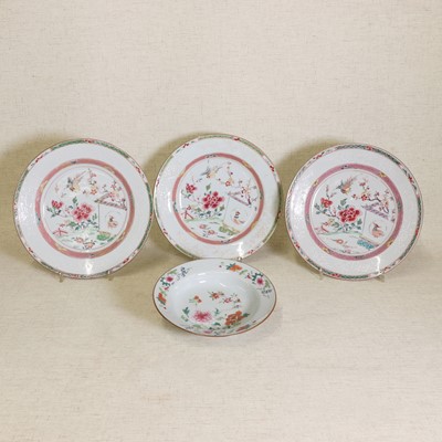 Lot 280 - A collection of three Chinese famille rose plates