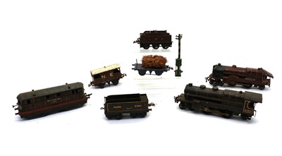 Lot 140A - A collection of Hornby and other O gauge railway items