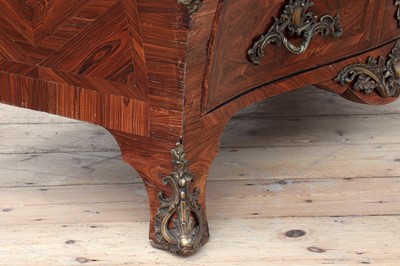 Lot 653 - A Louis XV kingwood bombé commode