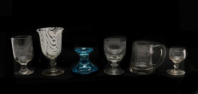 Lot 122 - A collection of glassware