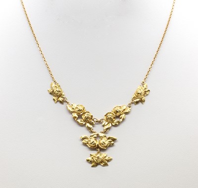 Lot 78 - A French gold necklace