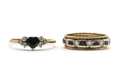 Lot 281 - Two 9ct gold rings