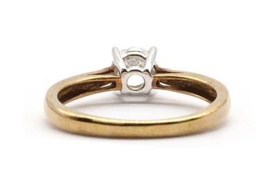 Lot 90 - A 9ct gold single stone diamond ring