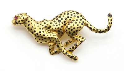 Lot 394 - An 18ct gold running leopard brooch, by Harriet Glen