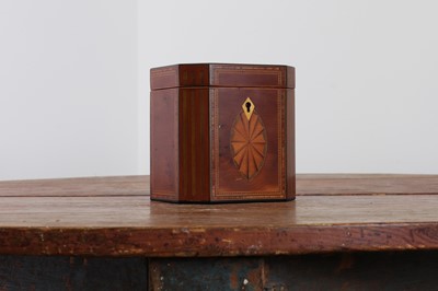 Lot 467 - A George III yew wood octagonal tea caddy