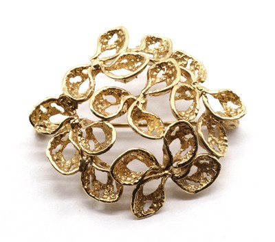 Lot 79 - A 9ct gold brooch