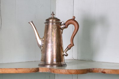 Lot 339 - A George II silver coffee pot