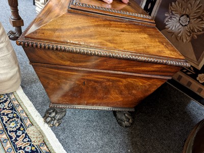 Lot 199 - A Regency mahogany cellaret