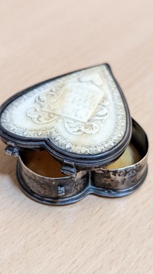 Lot 53 - A silver and ivory heart-shaped snuffbox