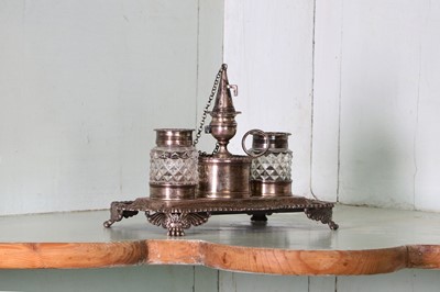 Lot 347 - A small George III silver inkstand