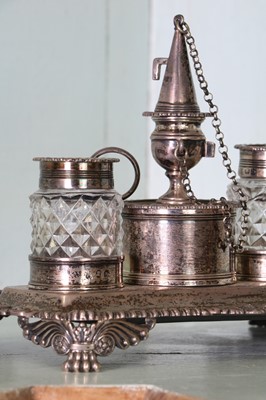 Lot 347 - A small George III silver inkstand