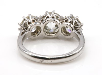 Lot 89 - A platinum three stone diamond  ring