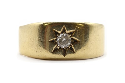 Lot 473 - An 18ct gold diamond set signet ring
