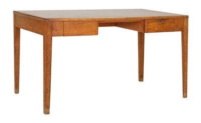 Lot 312 - An oak desk