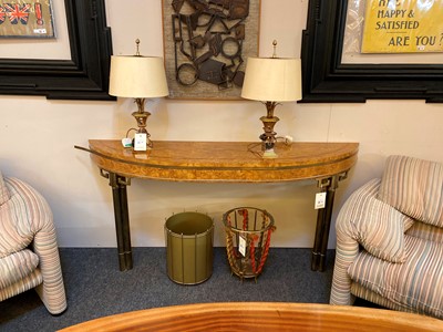 Lot 285 - A Mastercraft console table