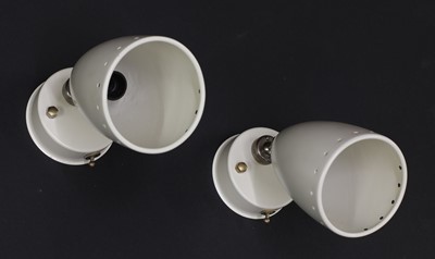 Lot 430 - A pair of wall lights