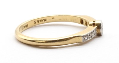 Lot 105 - A gold diamond ring