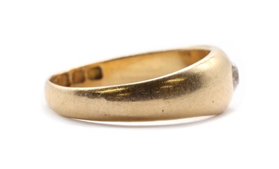Lot 18 - An 18ct gold single stone diamond ring