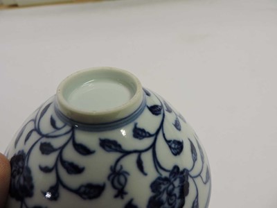 Lot 100 - A Chinese blue and white tea bowl
