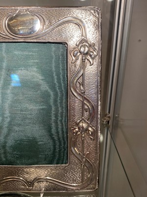 Lot 21 - A pair of silver photograph frames