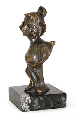 Lot 22 - An Art Nouveau bronze bust of a lady