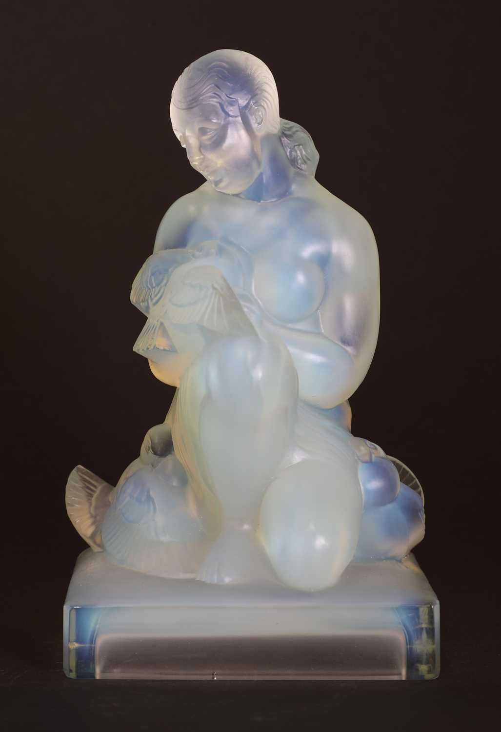 Lot 112 - A Sabino opalescent glass figure