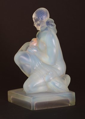 Lot 112 - A Sabino opalescent glass figure