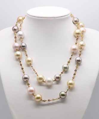 Lot 458 - A cultured South Sea Pearl and diamond necklace
