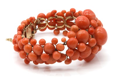 Lot 68 - A Victorian coral bracelet