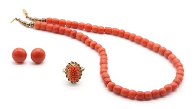 Lot 27 - A collection of coral jewellery