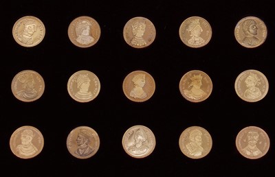 Lot 65 - A set of Danbury Mint 'Our Royal Sovereigns' silver medals