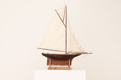 Lot 480 - A model sailing pond yacht