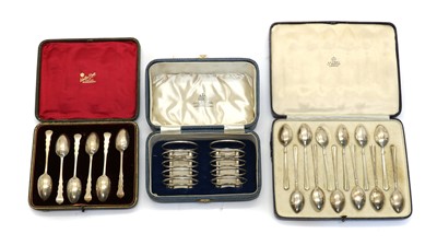 Lot 2 - A collection of silver items
