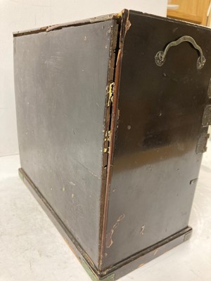 Lot 94 - A Japanese table cabinet