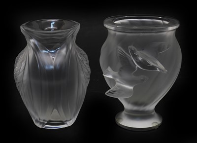 Lot 187 - A Lalique glass vase