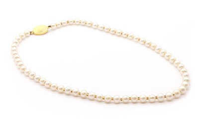 Lot 209 - A uniform cultured freshwater pearl necklace